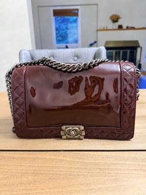 *AUTHENTIC* Chanel 2013-2014 Medium Patent Reverso Boy Flap crossbody bag